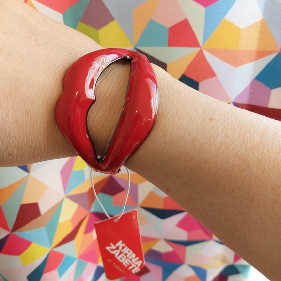 RARE NWT Kirna Zabete at Target red enamel lips bracelet - Picture 1 of 8